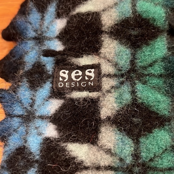 Felted Fine Wool Fingerless Mitten and Choker Set Winterwear SES Design - Picture 4 of 4